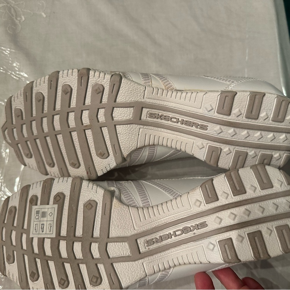 New Skechers women’s White Bikers-Dream Come True Sneakers size 9 in box - Picture 8 of 16